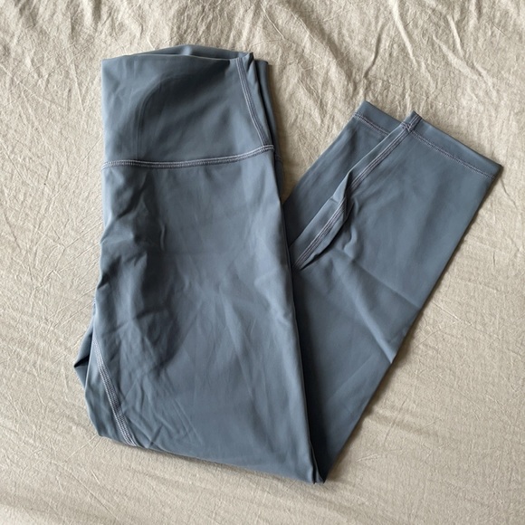 Lululemon women’s wunder under leggings - Picture 3 of 3